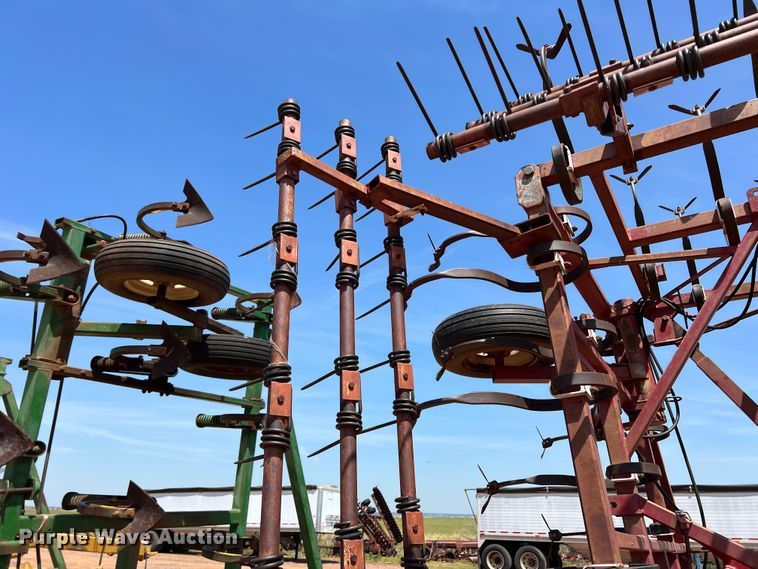 image for item DR5681 Field cultivator