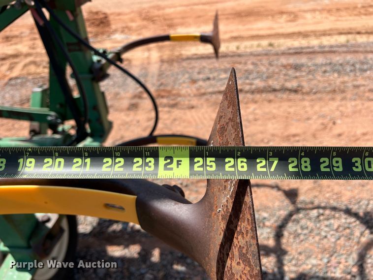 image for item DR5682 John Deere 1610  field cultivator