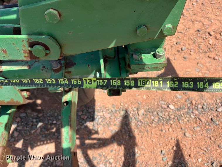 image for item DR5682 John Deere 1610  field cultivator