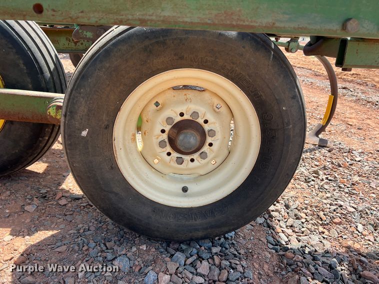 image for item DR5682 John Deere 1610  field cultivator