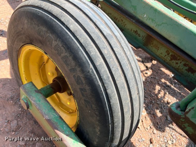 image for item DR5682 John Deere 1610  field cultivator