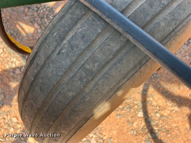 image for item DR5682 John Deere 1610  field cultivator