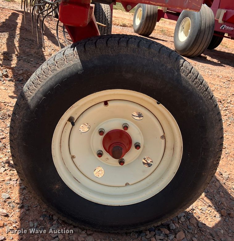 image for item DR5686 H&S BF1660  hay rake