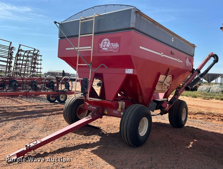 image for item DR5687 E-Z Trail 1585  gravity wagon