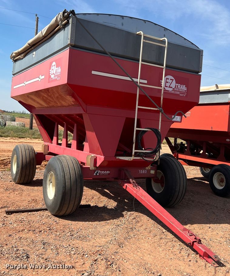 image for item DR5687 E-Z Trail 1585  gravity wagon