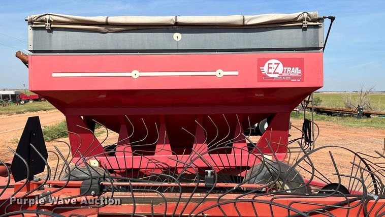 image for item DR5687 E-Z Trail 1585  gravity wagon