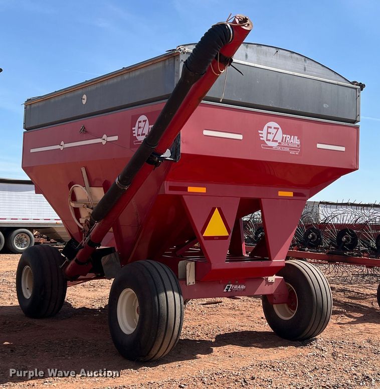 image for item DR5687 E-Z Trail 1585  gravity wagon