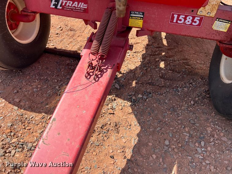 image for item DR5687 E-Z Trail 1585  gravity wagon