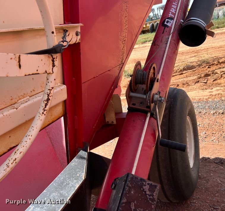 image for item DR5687 E-Z Trail 1585  gravity wagon