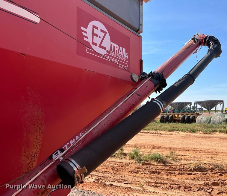 image for item DR5687 E-Z Trail 1585  gravity wagon