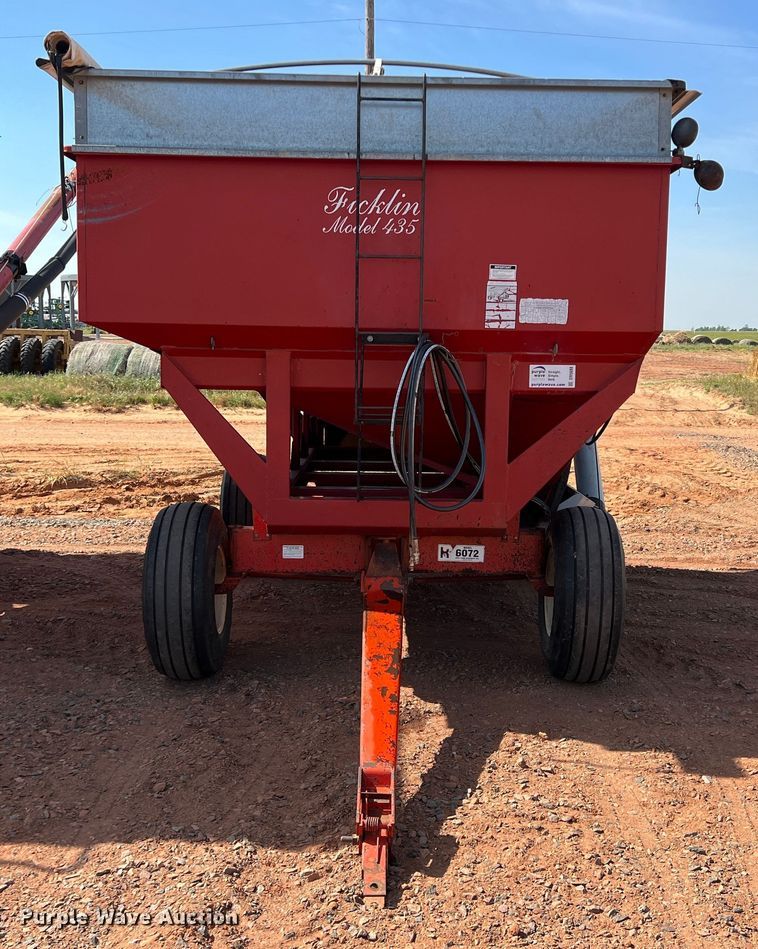 image for item DR5688 Ficklin 435  gravity wagon