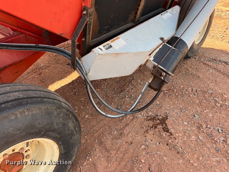 image for item DR5688 Ficklin 435  gravity wagon