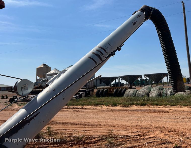 image for item DR5688 Ficklin 435  gravity wagon