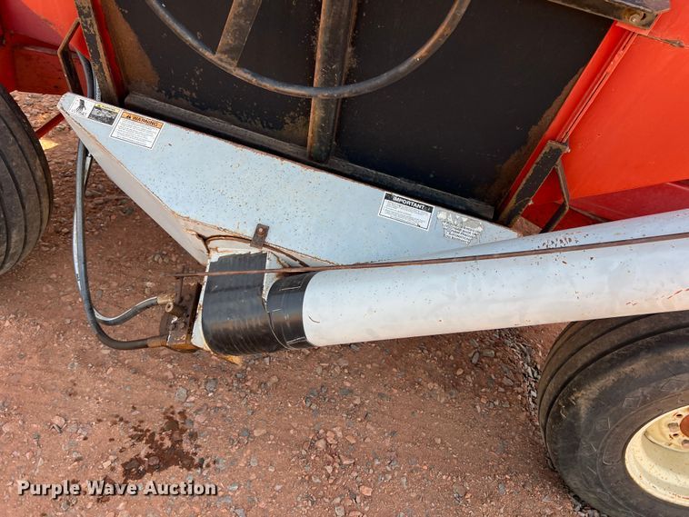 image for item DR5688 Ficklin 435  gravity wagon