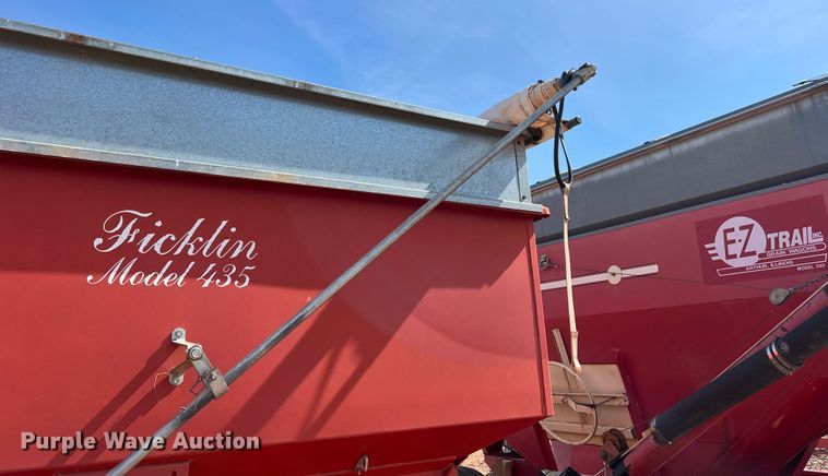 image for item DR5688 Ficklin 435  gravity wagon