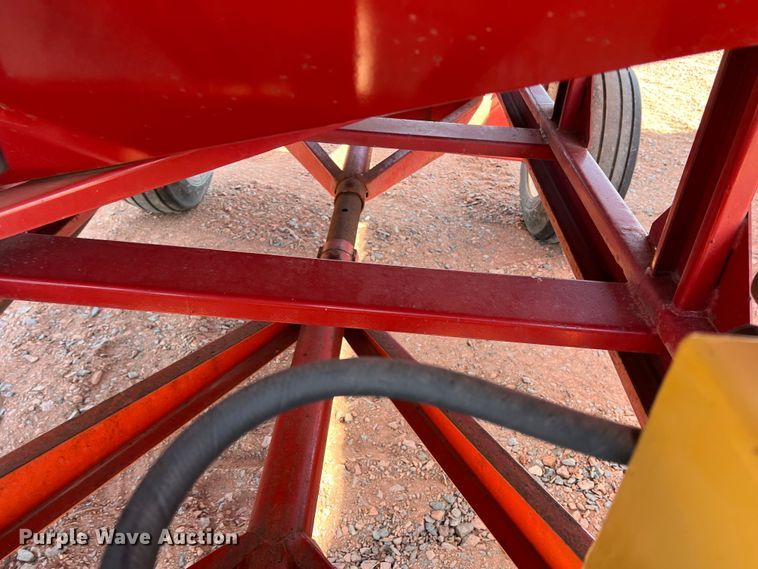 image for item DR5688 Ficklin 435  gravity wagon