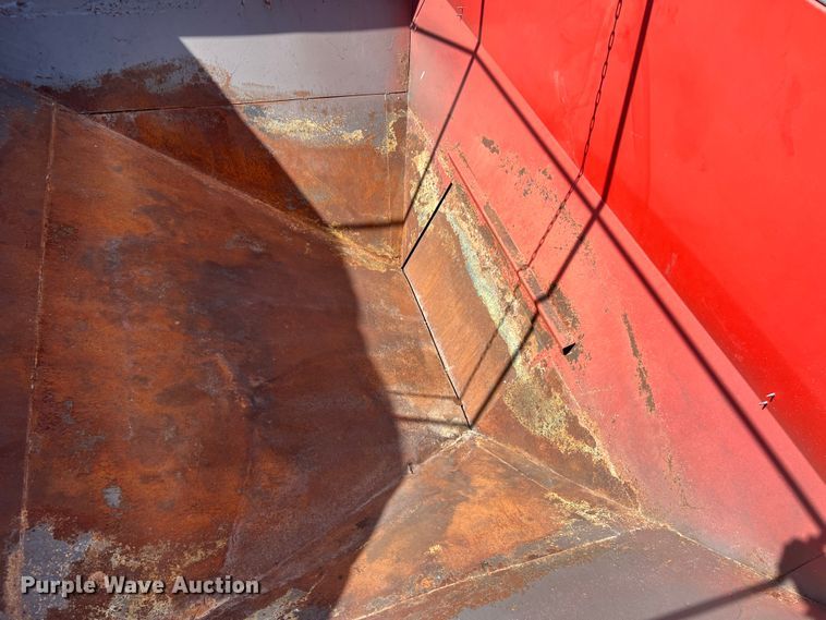 image for item DR5688 Ficklin 435  gravity wagon