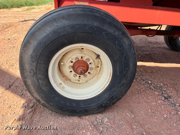 image for item DR5688 Ficklin 435  gravity wagon