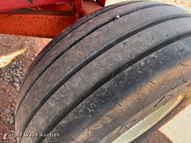 image for item DR5688 Ficklin 435  gravity wagon