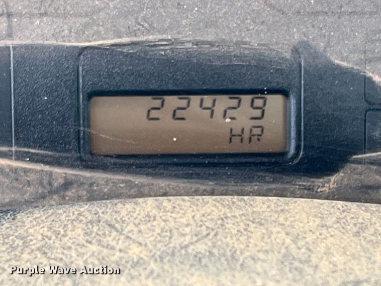 image for item DR5689 2003 International 8600  semi truck