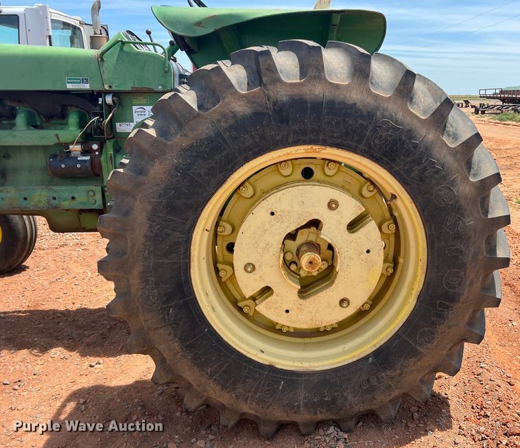 image for item DR5690 1969 John Deere 4020  tractor