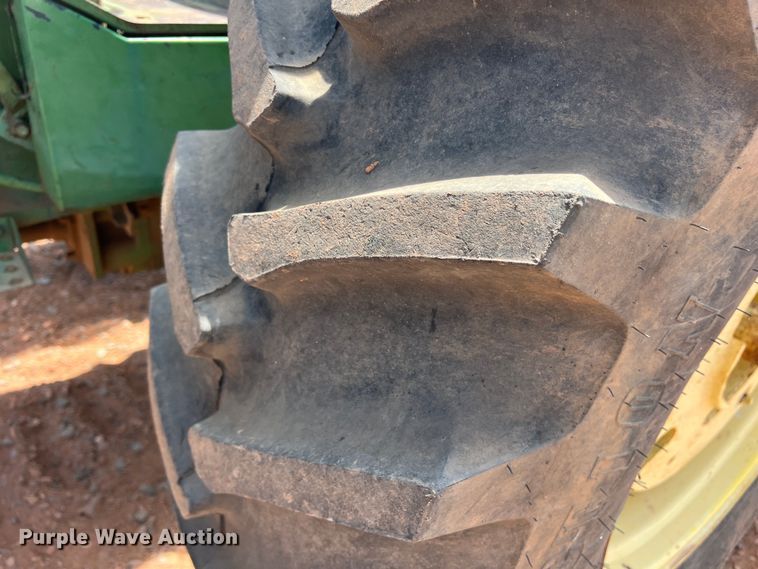 image for item DR5690 1969 John Deere 4020  tractor