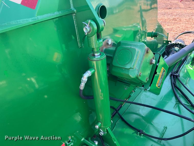 image for item DR5693 2020 John Deere E12  batwing rotary mower