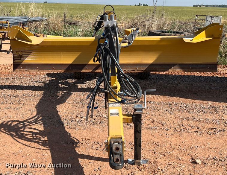 image for item DR5694 Garfield GGB1200RS  grader