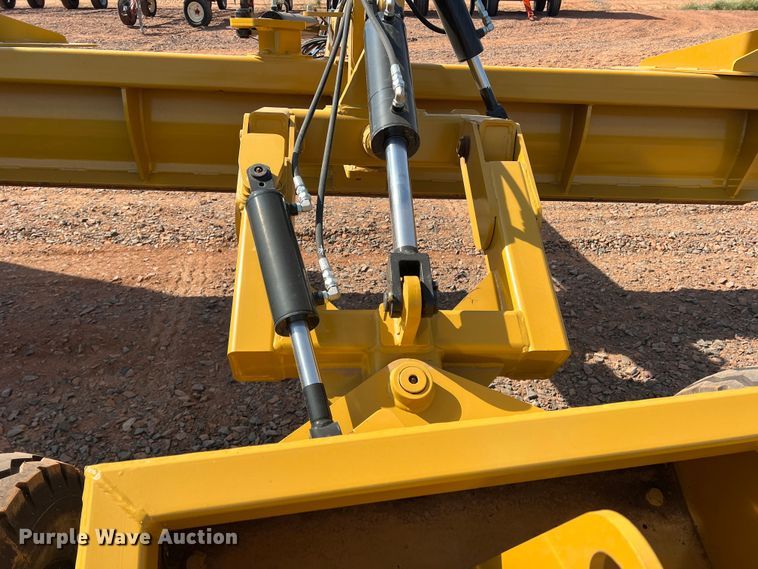 image for item DR5694 Garfield GGB1200RS  grader