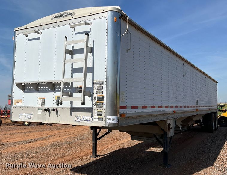 image for item DR5695 2000 Wilson DWH-400  grain trailer