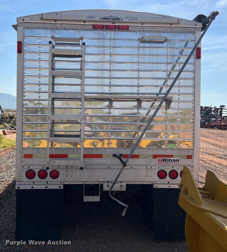 image for item DR5695 2000 Wilson DWH-400  grain trailer