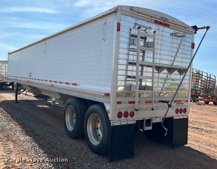image for item DR5695 2000 Wilson DWH-400  grain trailer