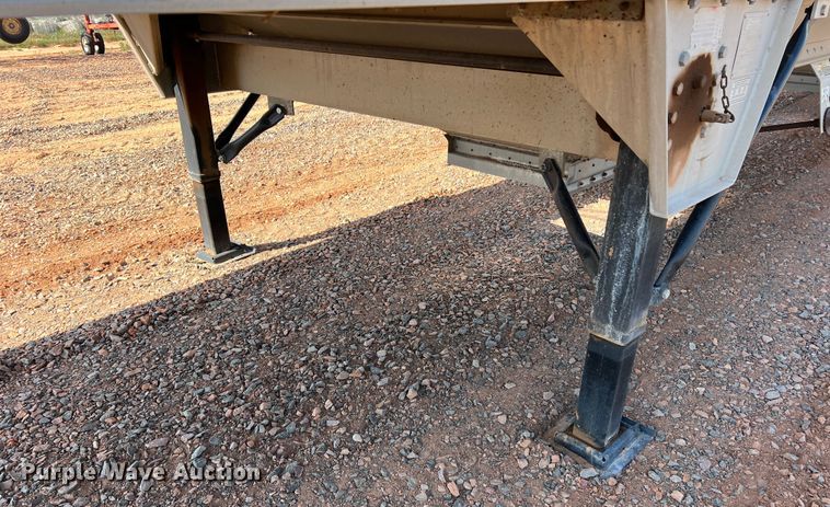 image for item DR5695 2000 Wilson DWH-400  grain trailer