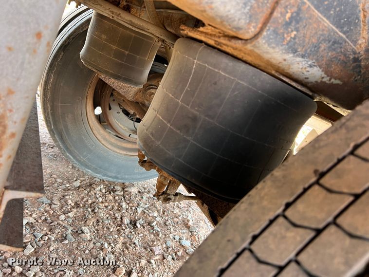 image for item DR5695 2000 Wilson DWH-400  grain trailer