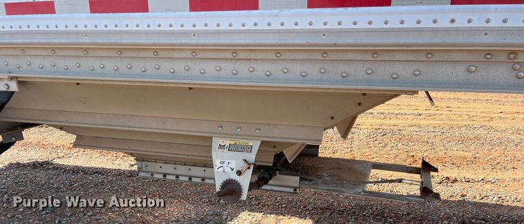 image for item DR5695 2000 Wilson DWH-400  grain trailer