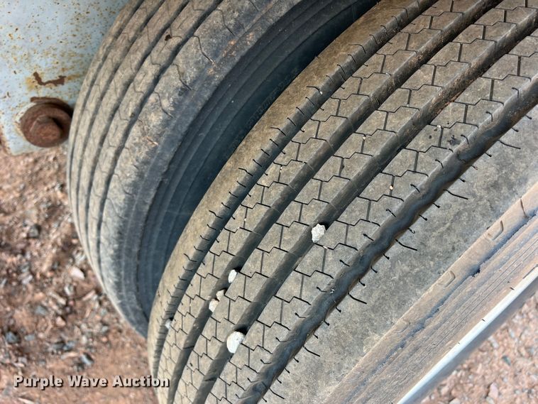 image for item DR5695 2000 Wilson DWH-400  grain trailer