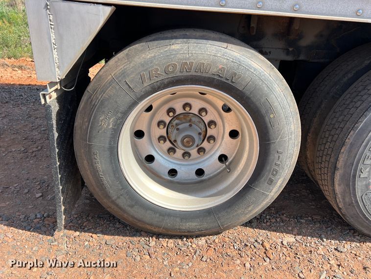 image for item DR5695 2000 Wilson DWH-400  grain trailer