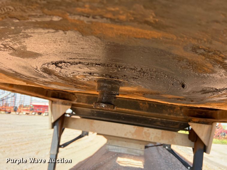 image for item DR5696 1997 Wilson DWH-400B  grain trailer