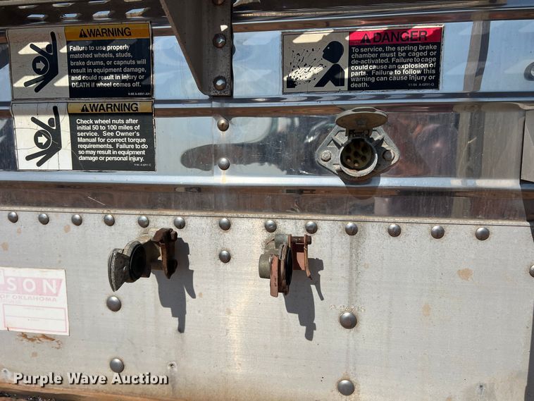 image for item DR5696 1997 Wilson DWH-400B  grain trailer