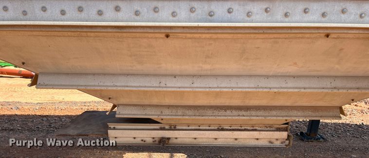 image for item DR5696 1997 Wilson DWH-400B  grain trailer