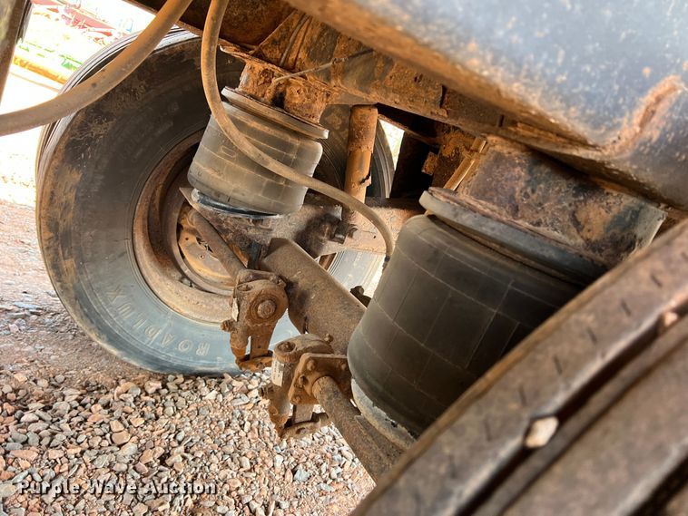 image for item DR5696 1997 Wilson DWH-400B  grain trailer