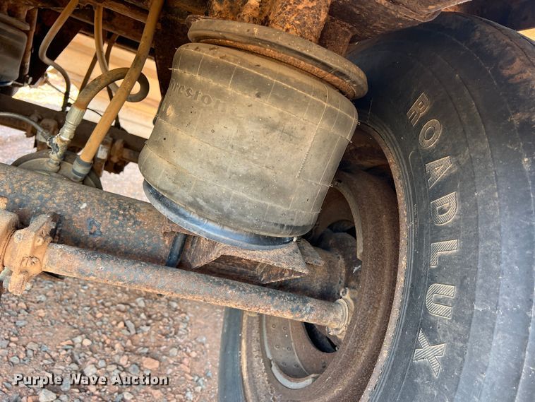 image for item DR5696 1997 Wilson DWH-400B  grain trailer