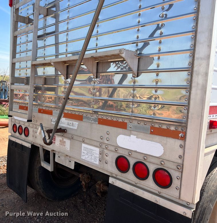 image for item DR5696 1997 Wilson DWH-400B  grain trailer