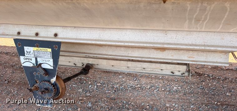 image for item DR5696 1997 Wilson DWH-400B  grain trailer