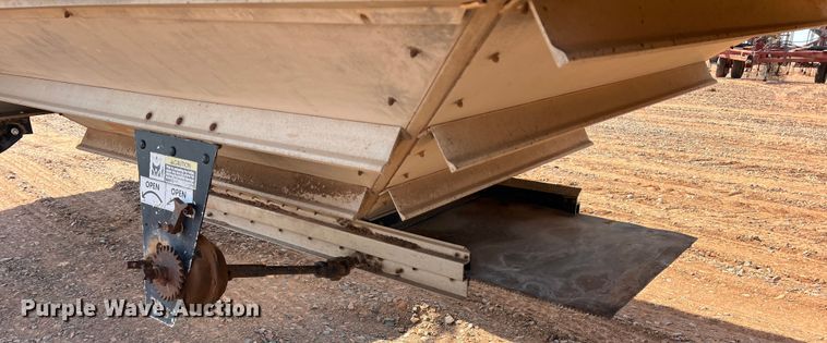 image for item DR5696 1997 Wilson DWH-400B  grain trailer