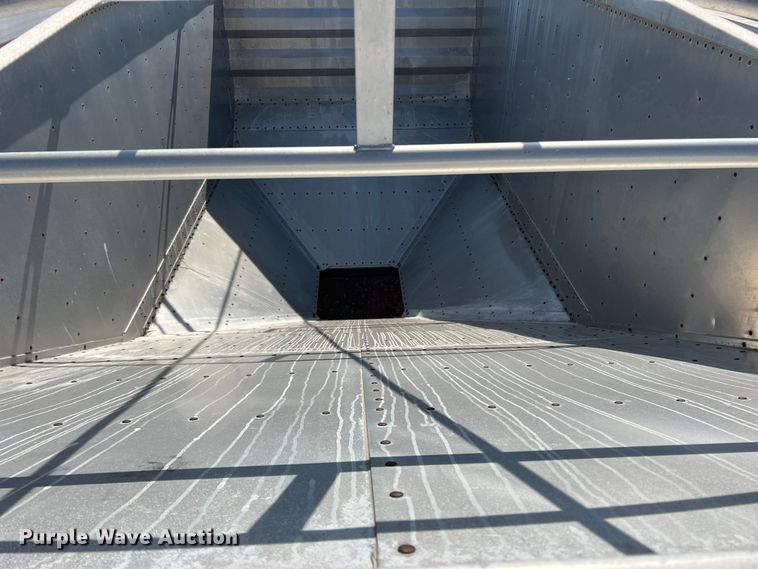 image for item DR5696 1997 Wilson DWH-400B  grain trailer