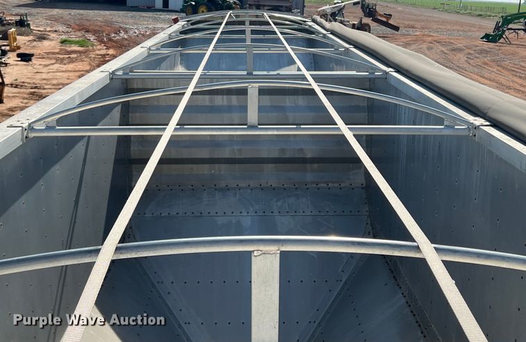 image for item DR5696 1997 Wilson DWH-400B  grain trailer