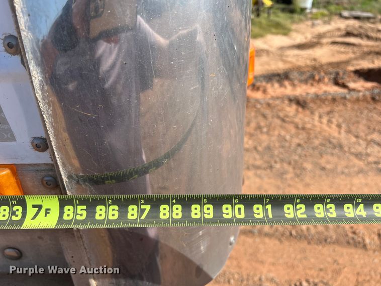 image for item DR5696 1997 Wilson DWH-400B  grain trailer