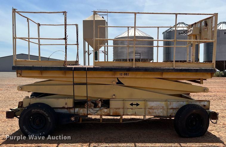 image for item DR5702 Scissor lift