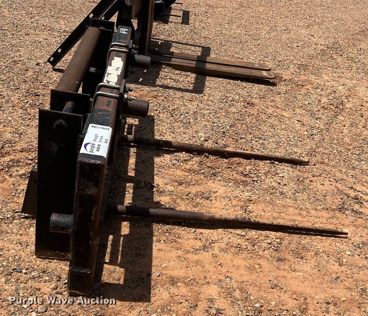 image for item DR5706 40"L bale spear